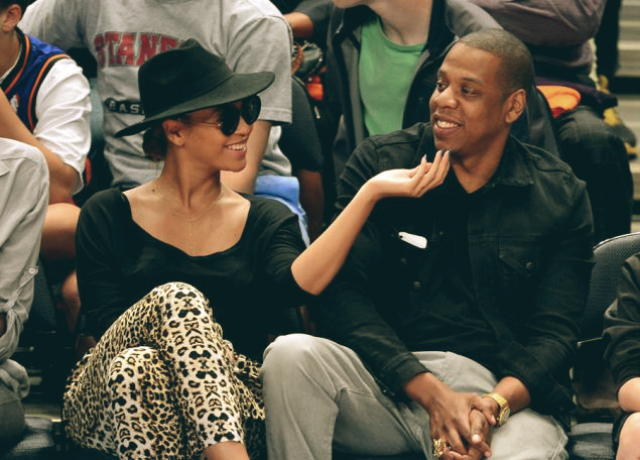 3 celebrity-homes-beyonce-jay-z-hamptons-luxury-home-being-cute-couple-at-basketball-game