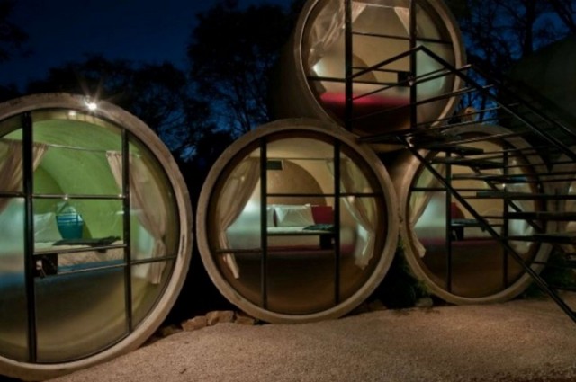 10-most-amazingly-futuristic-hotels.jpg1