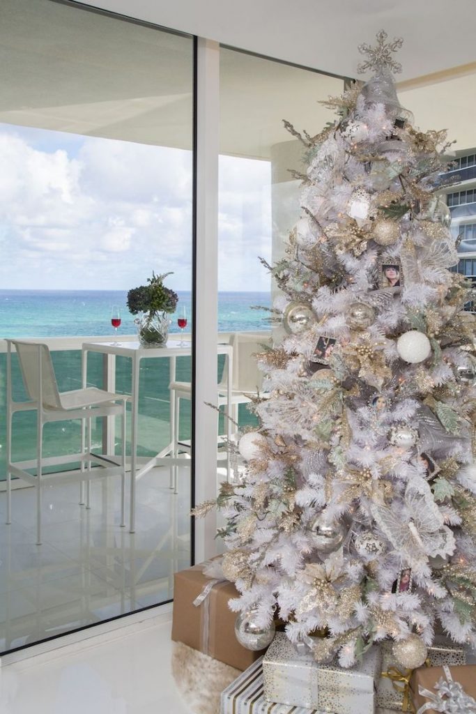 10 Coastal Christmas Decor Ideas for a Perfect Beachy Holiday